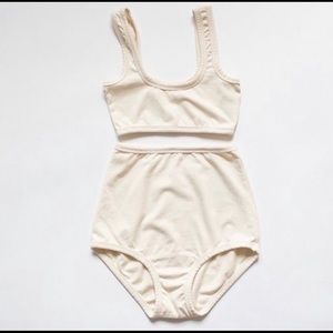 ISO ARQ full coverage bra in size small & undies in xxs or xs